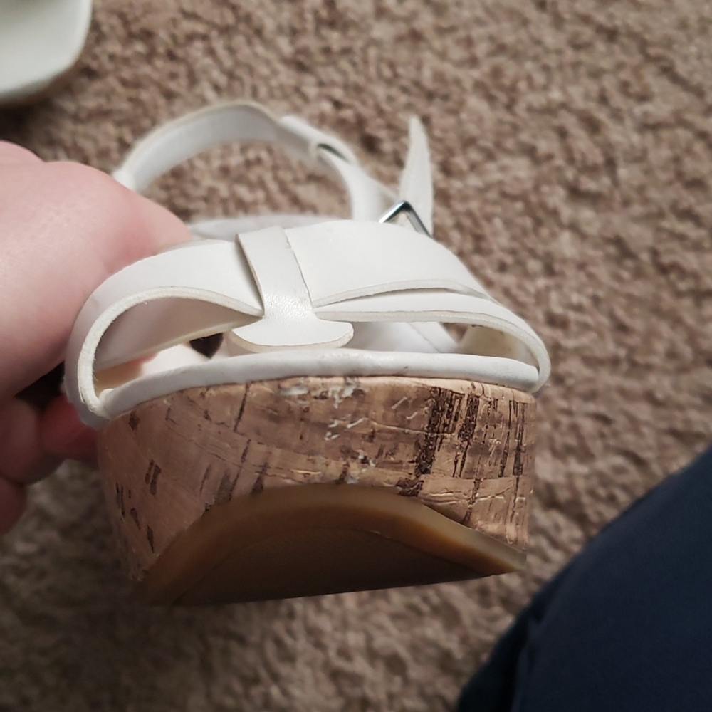 Chaps White Wedge Sandals Strappy Ankle Strap Womens Size 6 - Picture 8 of 14